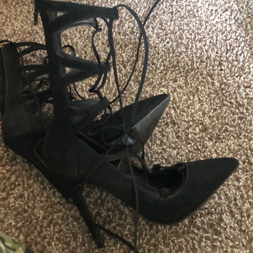 Heels - Picture 3 of 3